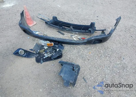 2014 Ford Fiesta Titanium z USA, uszkodzony, nr VIN 3FADP4FJ1EM113793